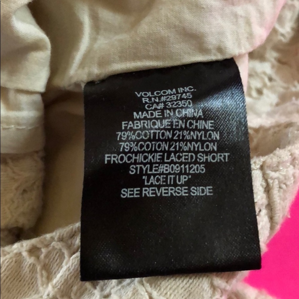 Volcom Shorts - Picture 7 of 8